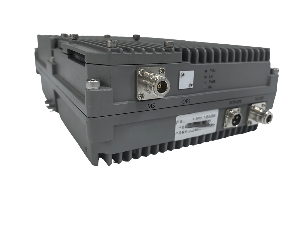  铜鼓三频手机信号接收器2000㎡